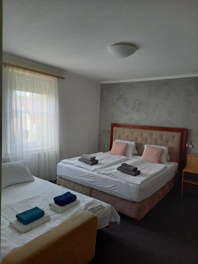 Pension Kiwi Mikulov Εξωτερικό φωτογραφία