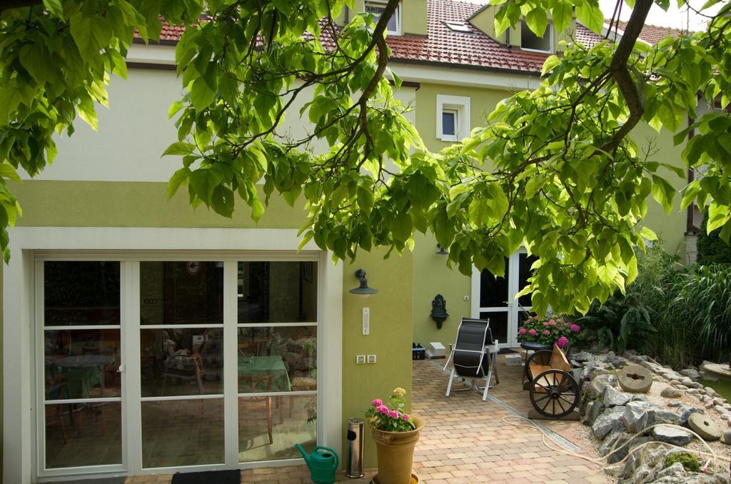 Pension Kiwi Mikulov Εξωτερικό φωτογραφία