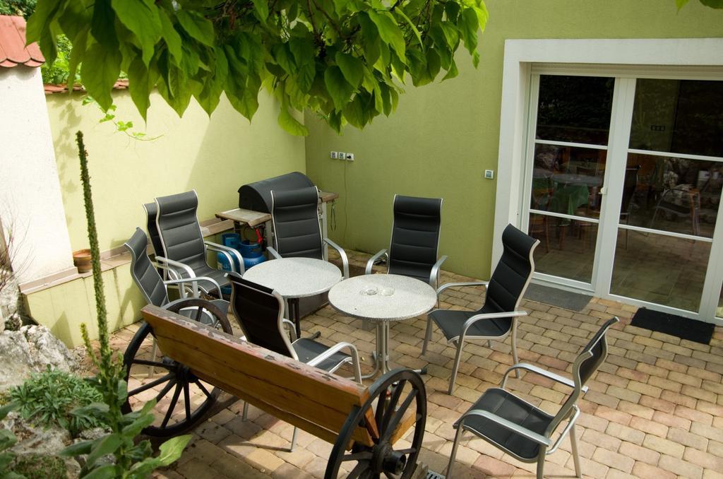 Pension Kiwi Mikulov Εξωτερικό φωτογραφία